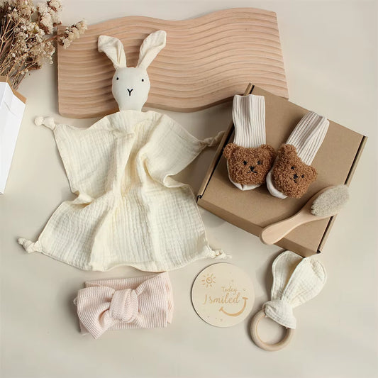 2024 Newborn Shower Gift Set Box Baby Essentials Baby Security Blanket Lovely Socks Wooden Teether Milestone Card